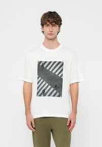 HUGO DODGER - Tričko s potlačou - white