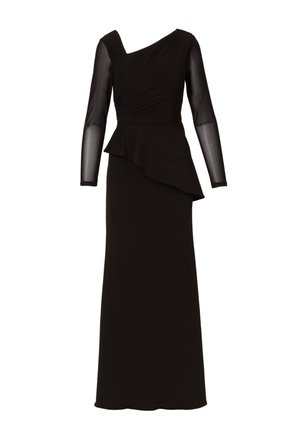 Robe de soirée noire longueur sol avec un décolleté asymétrique, un corsage froncé, des manches longues transparentes et un détail péplum en cascade sur un côté.