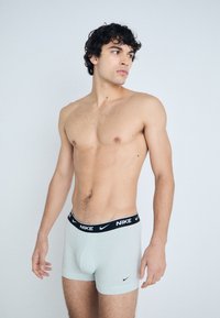 Nike Underwear TRUNK 2 PACK - Nadrág - uni red/light silver