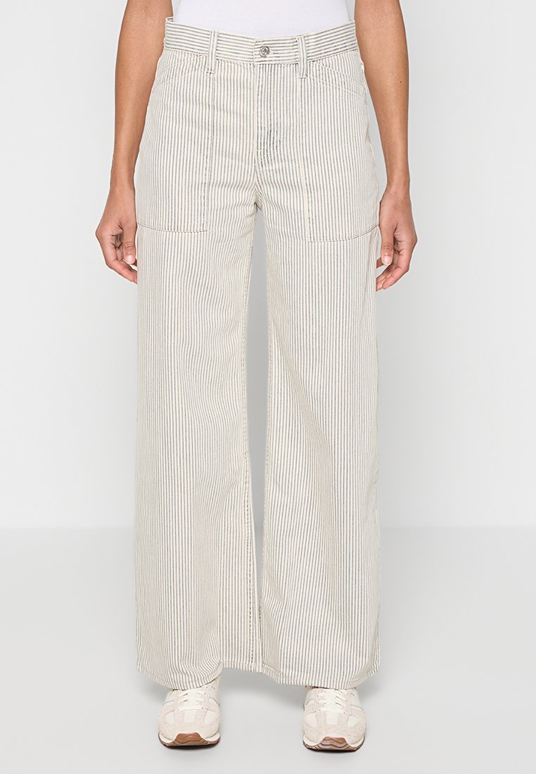 Mango Flared Jeans beige