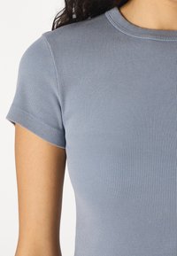 DRYKORN KOALE - Basic póló - blau