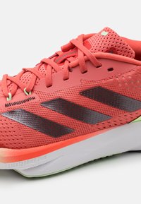 adidas Performance ADIZERO - Zapatillas running asfalto - preloved scarlet/aurora metallic/solar red