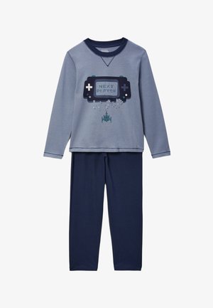 Haut bleu à manches longues pour enfants avec manette de jeu vidéo et texte "PROCHAIN JOUEUR", assorti à un pantalon bleu foncé.
