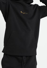 Mennace Felpa con cappuccio - black