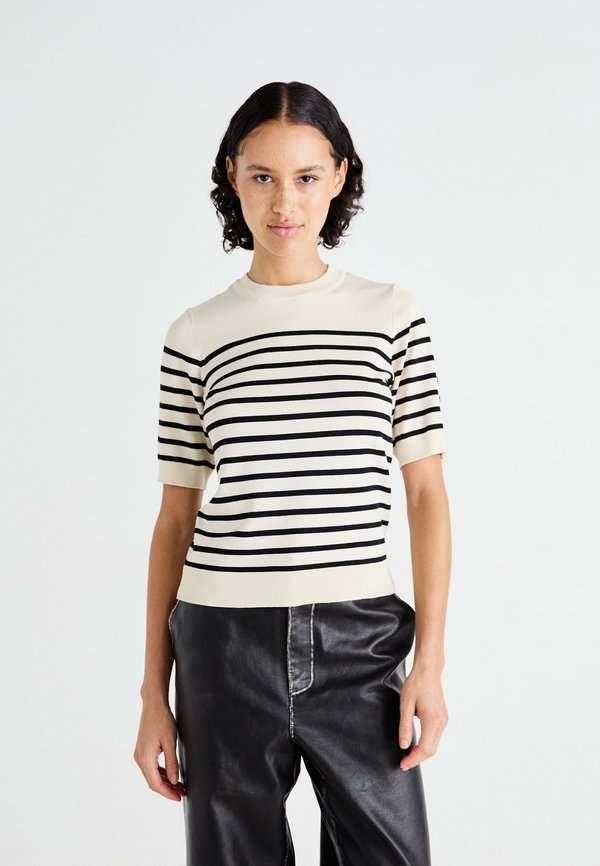 YASLENA  - Basic T-shirt