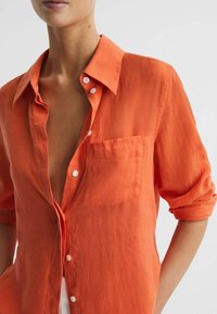 Reiss Bluza s gumbima - orange