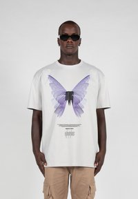MJ Gonzales METAMORPHOSE V 6 X HEAVY TEE - T-shirts print - lightasphalt