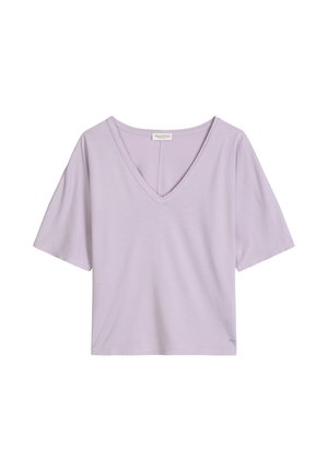 Fliederfarbenes Damenoberteil mit kurzen Ärmeln und V-Ausschnitt, locker geschnitten, mit dezisem Marc O’Polo-Logo nahe dem Saum.