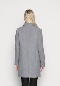 Vero Moda Mantel - mottled light grey