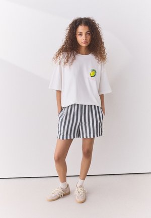 Next, OVERSIZED FIT - LEMON GRAPHIC CREW NECK - Tričko s potlačou - white