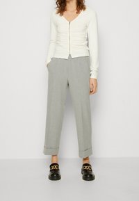 mbyM Langarmshirt - white