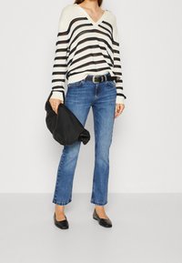 Mos Mosh Stickad tröja - off-white