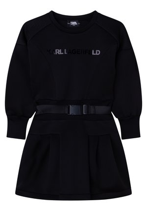 Zwarte jurk met lange mouwen voor kinderen, met een ronde hals, getextureerde schouderpanelen, "KARL LAGERFELD" logo aan de voorkant en een zwarte gespceintuur in de taille.