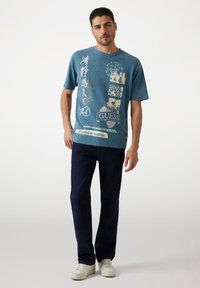 Guess FRONT - Camiseta estampada - blau