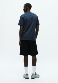 DOUBLE A BY W.W. ACE  - Print T-shirt - outer space