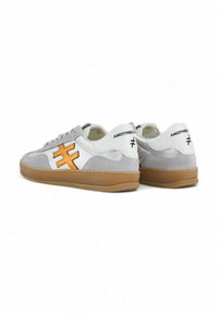 Alpe Zapatillas - silver