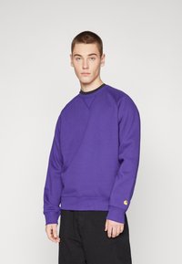 Carhartt WIP CHASE - Sportska majica - tyrian/gold