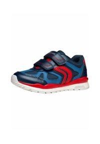 Zapatillas deportivas con parte superior de cuero azul marino y detalles rojos, suela de goma blanca y dos tiras de velcro para un ajuste fácil.