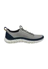 Szare dzianinowe buty sportowe z granatowymi akcentami, materiałowe pętle na sznurówki oraz biała gumowa podeszwa z poziomymi rowkami zapewniającymi przyczepność.