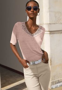 MADELEINE KURZARM-MIT-AKZENT - T-Shirt print - powder rosé