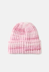 Gebreide beanie in een verloop van lichtroze naar wit. Kenmerkt zich door een geribbelde textuur en een opvouwbare rand. Zacht, dik garen voor warmte en comfort.