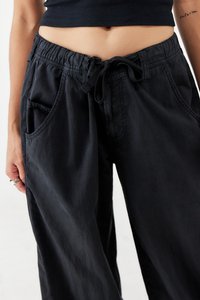 BDG Urban Outfitters CARTER COCOON PANT - Kelnės - black