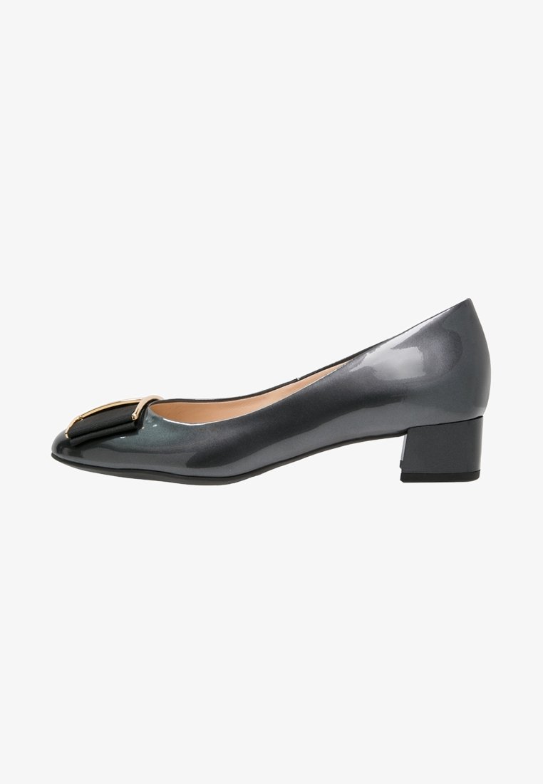 Escarpin pour femme, gris foncé brillant, à talon bas et bloc, avec une boucle carrée décorative, vue de profil sur fond blanc.