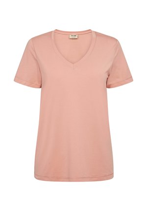 Lyserød T-shirt med korte ærmer og V-hals samt et lille mærke indeni kraven, vist på hvid baggrund.