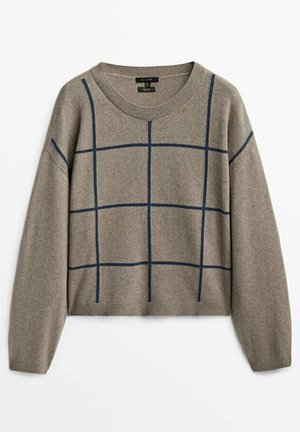 Sweter w kolorze taupe z okrągłym dekoltem i długimi rękawami oraz granatowym wzorem w kratę na przodzie i rękawach, z ściągaczami na mankietach i dole.