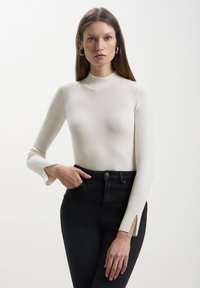 Calliope Maglione - bianco