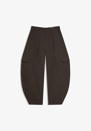 Pantalon large marron foncé à taille haute avec grandes poches cargo latérales, présenté à plat sur fond blanc.
