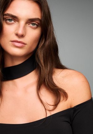 Bershka WITH SCARF DETAIL  - Langarmshirt - black