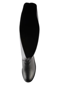 Botte noire montant jusqu'au genou avec une finition en cuir lisse, bout arrondi, et tige légèrement texturée. Ouverture supérieure avec une forme structurée.