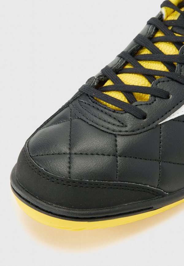 MRL SALA CLUB IN - Astro turf trainers2