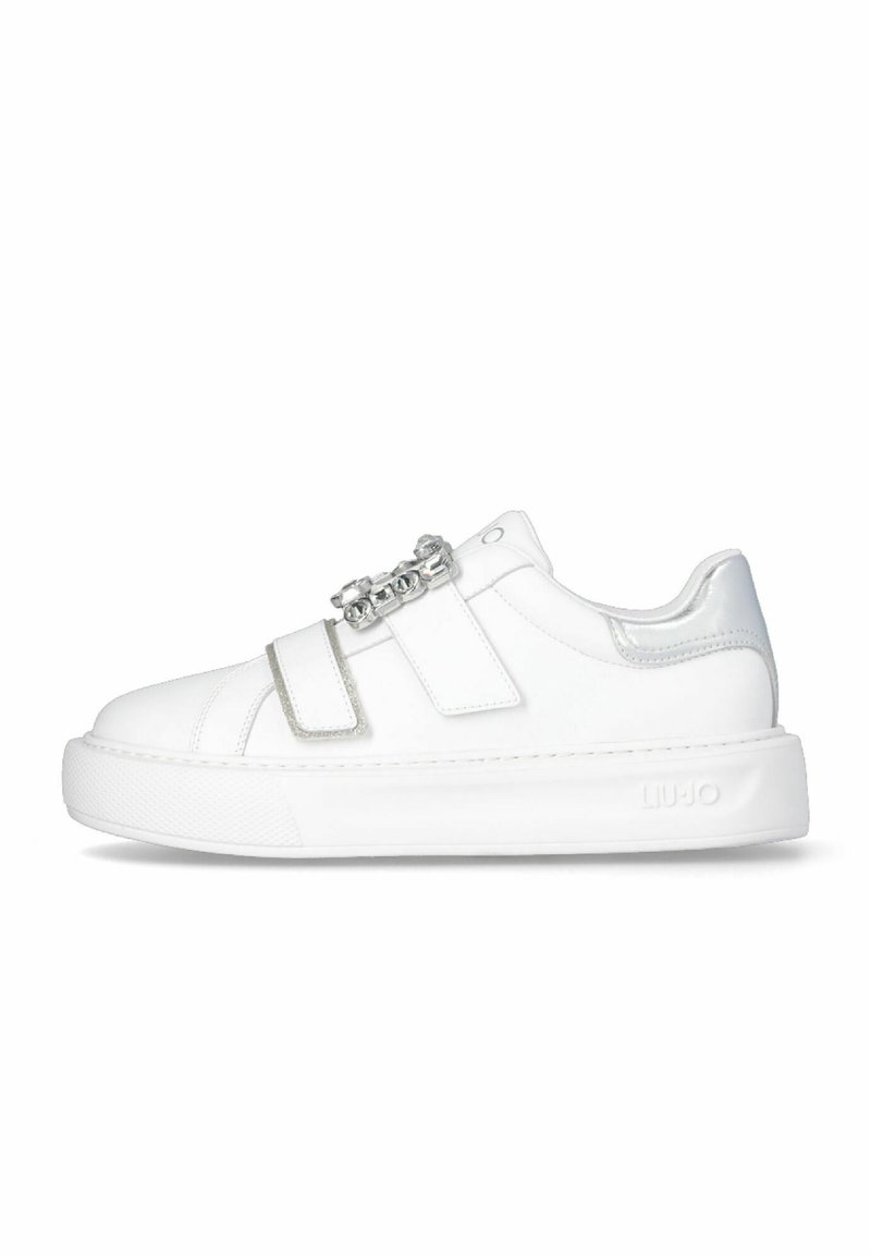 Sneaker bianchi in pelle con accenti argentati, doppie cinghie con chiusura a strappo e suola in gomma testurizzata, con logo del marchio sul lato.