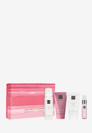CHERRY BLOSSOM BATH & BODY MINI GIFT SET - RITUAL OF SAKURA - Kit bagno e corpo - -