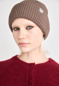 GALINE RACHELLE ICON BEANIE KEY - Beanie - choco chip