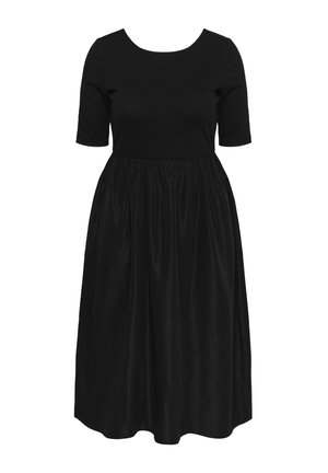 Robe midi noire avec encolure ronde, manches courtes, corsage ajusté et jupe froncée avec un léger éclat.