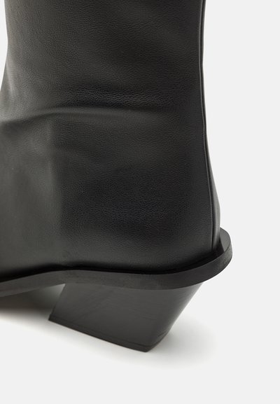 Main image 6, Enlarge