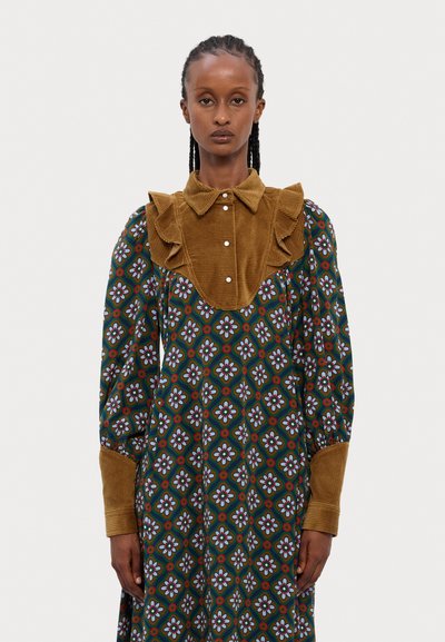 WEEKEND MaxMara LUCY HALE PIANOSA - Maxi šaty - cammello