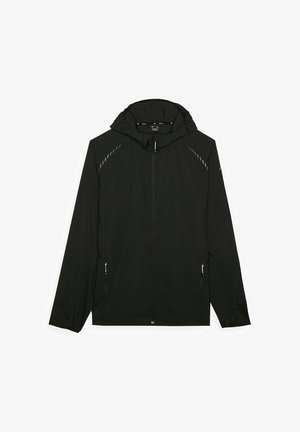 Czarna, lekka kurtka z kapturem, posiadająca odblaskowe akcenty, kieszenie boczne na zamek oraz gładką fakturę.