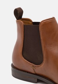 Zign LEATHER - Botines - cognac