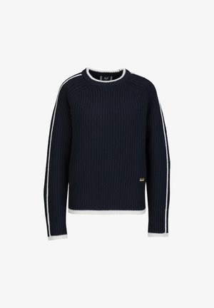 Navy gestrickter Pullover mit gerippter Textur. Mit weißen Streifen entlang der Ärmel und einem kontrastierenden weißen Saum versehen. Goldenes Logo auf der Vorderseite.