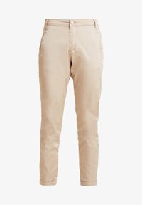 Nevybráno, soft camel