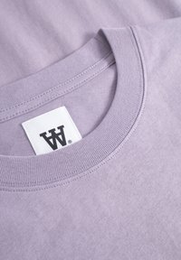 DOUBLE A BY W.W. LIAM AACHEST - T-shirts print - minimal gray