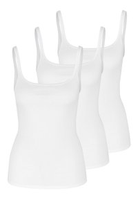 Tre canotte bianche in cotone con spalline larghe, scollo a barca e design aderente, che mostrano un colore uniforme e una consistenza del materiale.