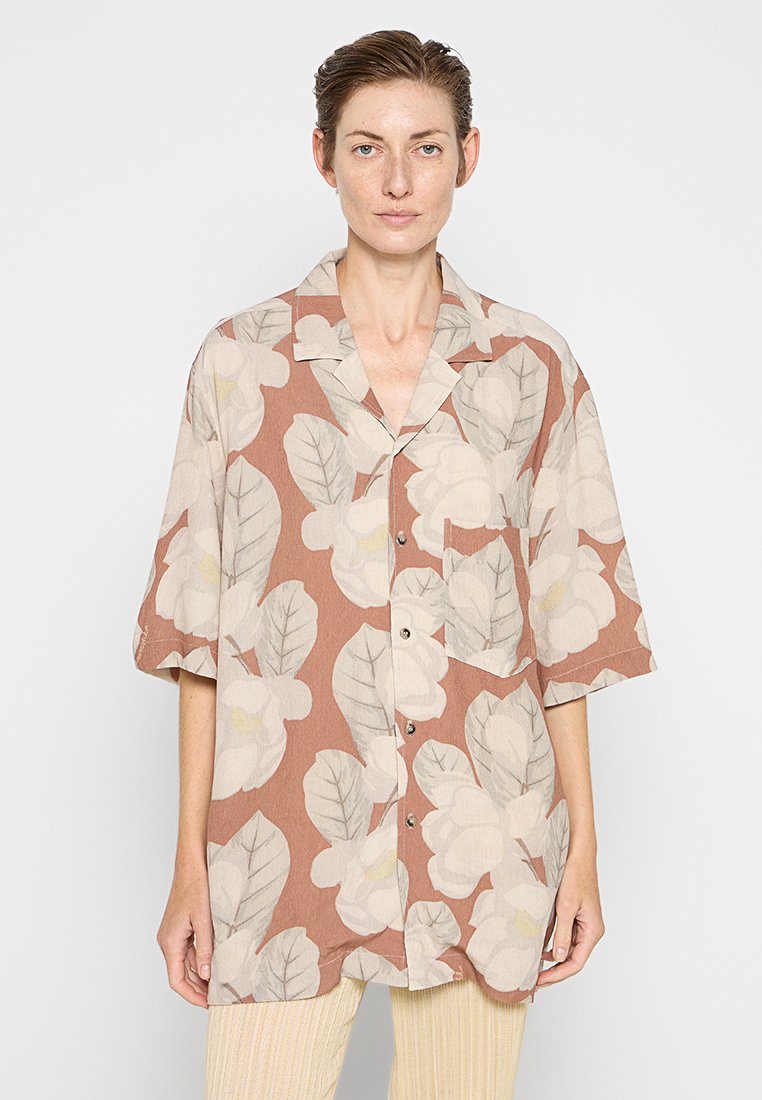 Nanushka Overhemdblouse beige Nanushka Overhemdblouse beige