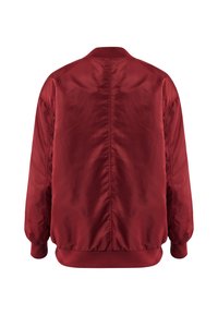 Veste bombardier rouge avec une finition lisse et brillante, des poignets et un ourlet côtelés, et une coupe décontractée. Pas de logos ou de motifs visibles au dos.