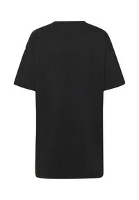 Melns īsām piedurknēm t-krekls, kas izgatavots no mīkstas kokvilnas, ar apaļu kakla izmēru un brīvu piegriezumu, ar gludu faktūru un minimālu dizainu.