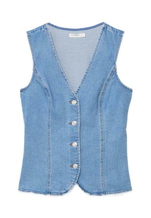 Veste sans manches en denim bleu clair avec col en V, quatre boutons sur le devant, et bords de l'ourlet légèrement effilochés.